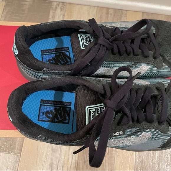 New in Box Vans Evdnt ultimate waffle control Se
Bikes sneakers 6.5 - Picture 7 of 7